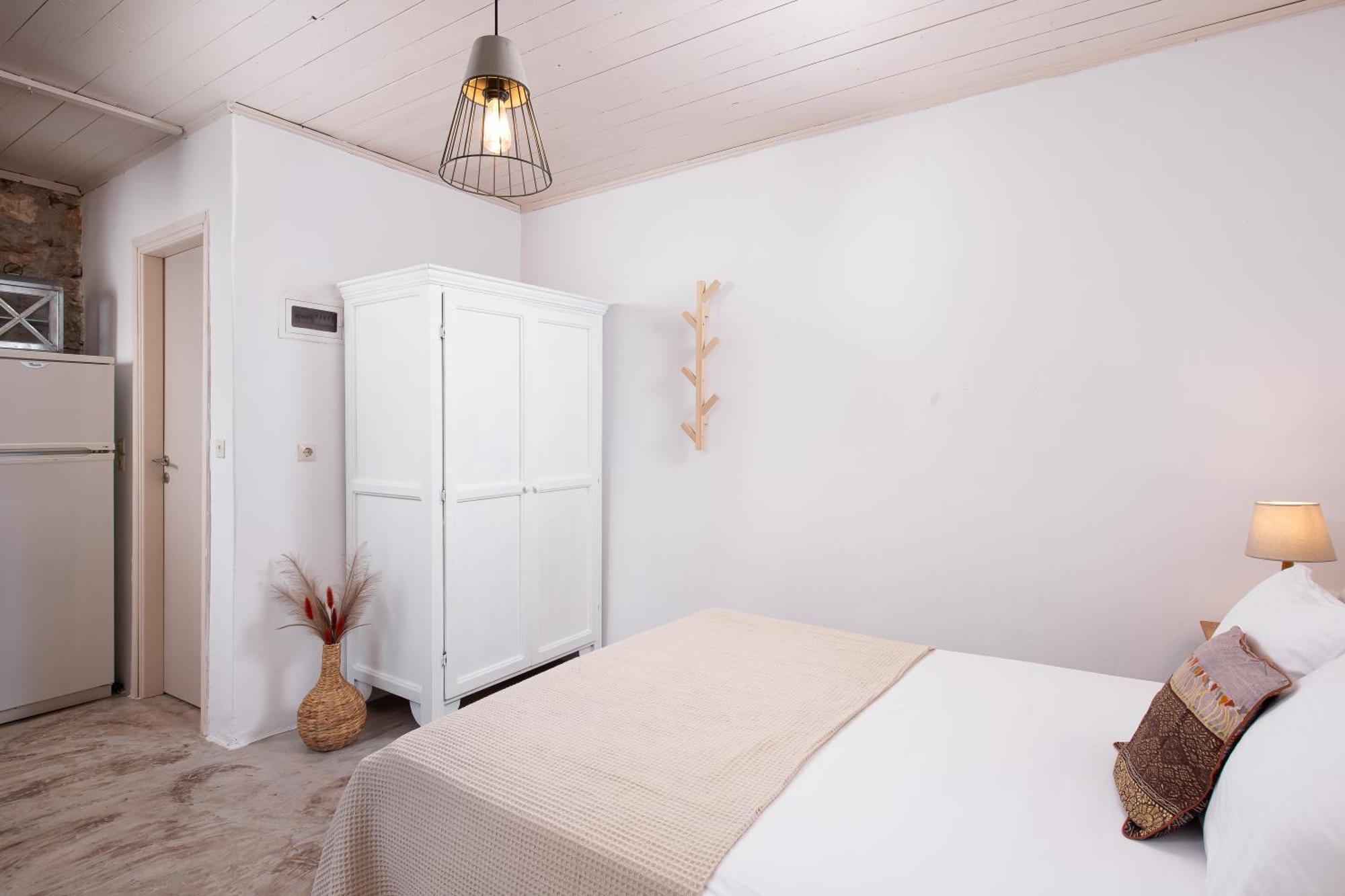 Lithea Villas And Studios By The Sea Agios Petros  Exterior photo