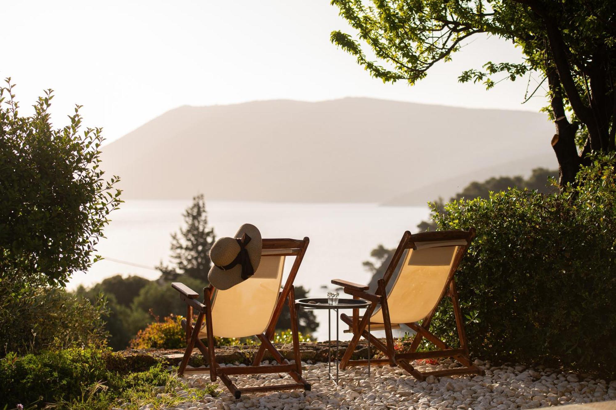 Lithea Villas And Studios By The Sea Agios Petros  Exterior photo